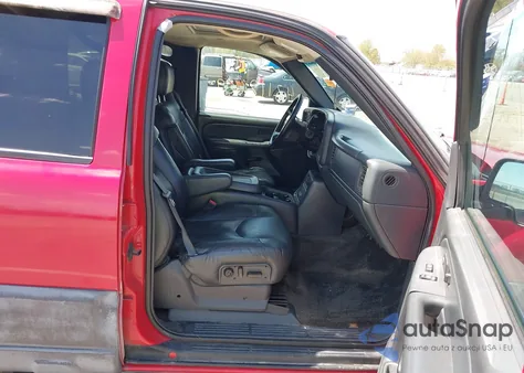 2002 Chevrolet Avalanche 1500 z USA, uszkodzony, nr VIN 3GNEK13T22G271773